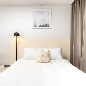 Urbanstay Cityhall Апартаменты